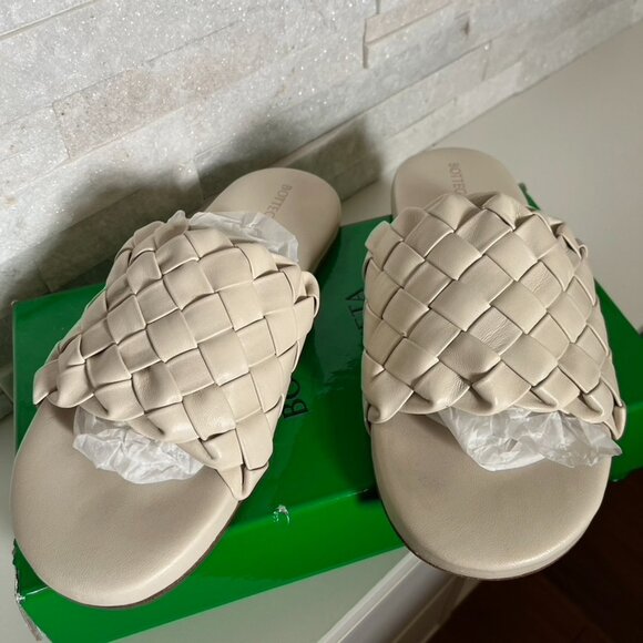 Bottega Veneta Men's Intrecciato Leather Sandals - Picture 4 of 13